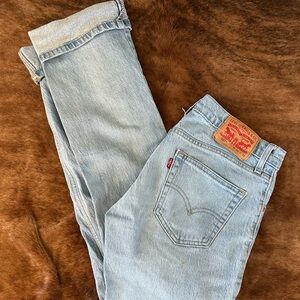 Levi’s 527